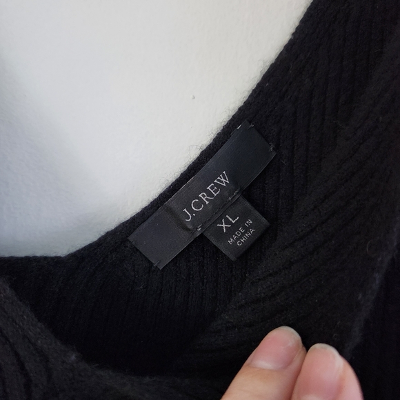 Very Soft Black Cashmere Tank Top From J Crew - Picture 4 of 6